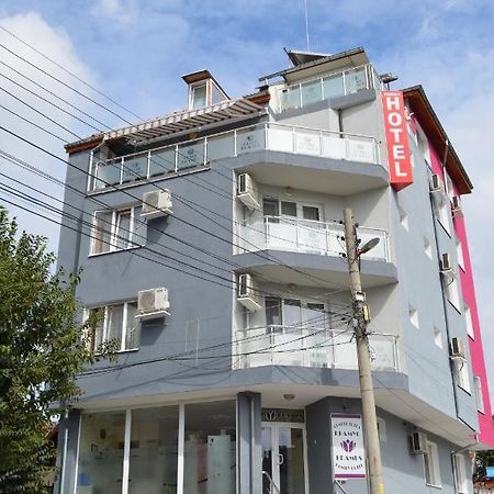 רוסה Hotel Kramus מראה חיצוני תמונה