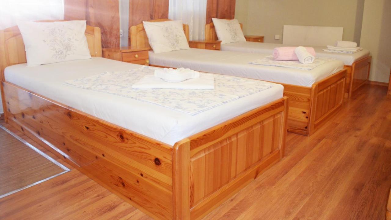 רוסה Hotel Kramus מראה חיצוני תמונה